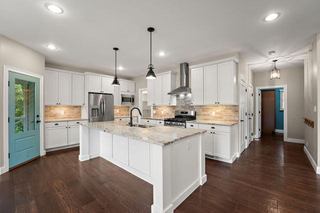 201 Sylvan Court, Valparaiso, IN 46385