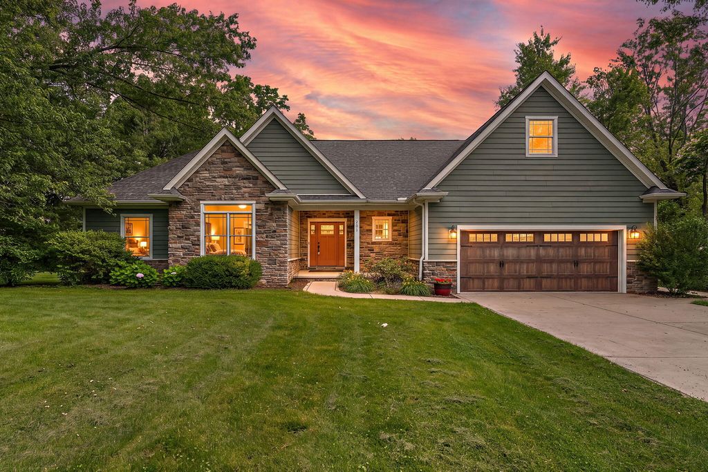 201 Sylvan Court, Valparaiso, IN 46385