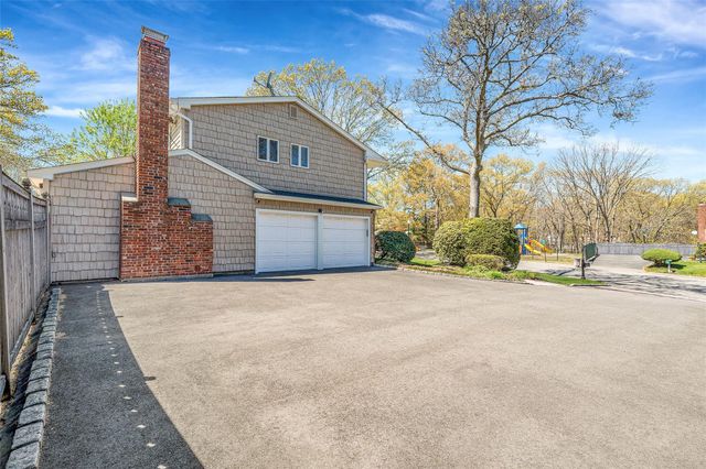 4 Victor Place, Lake Grove, NY 11755