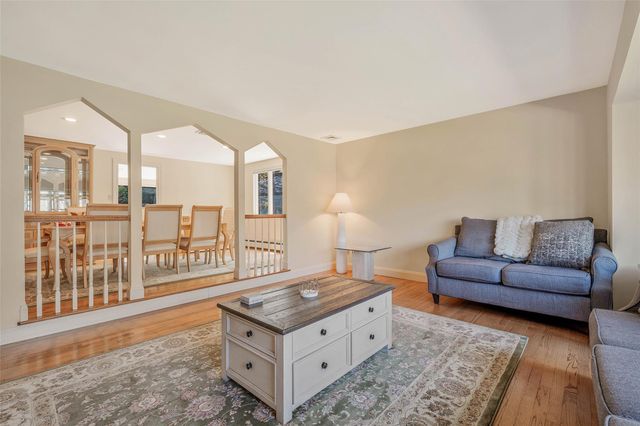 4 Victor Place, Lake Grove, NY 11755