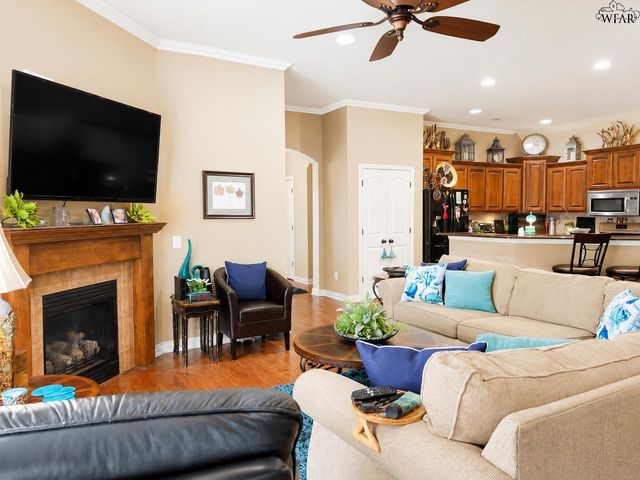 6 TAMARRON COURT, Wichita Falls, TX 76308