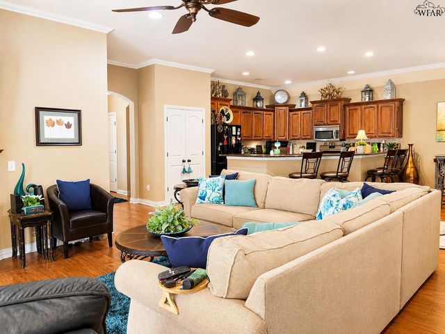 6 TAMARRON COURT, Wichita Falls, TX 76308