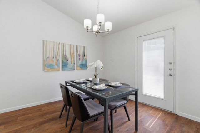 404 Knoll Wood Court, Euless, TX 76039