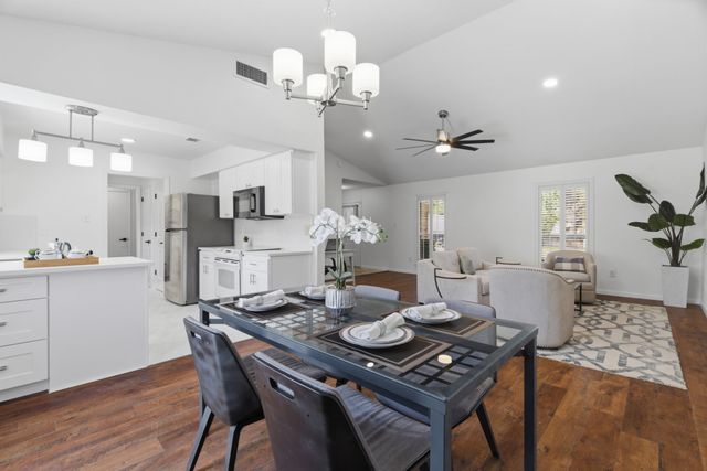 404 Knoll Wood Court, Euless, TX 76039