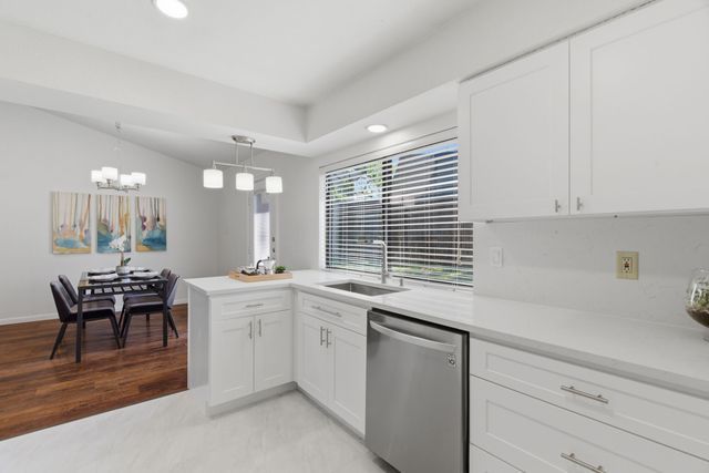 404 Knoll Wood Court, Euless, TX 76039