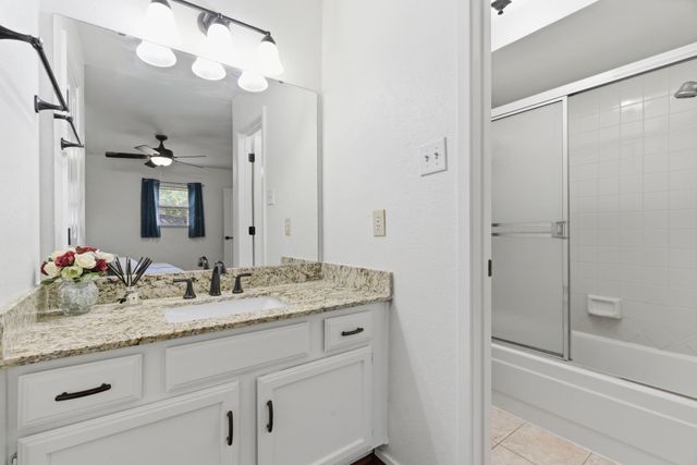 404 Knoll Wood Court, Euless, TX 76039