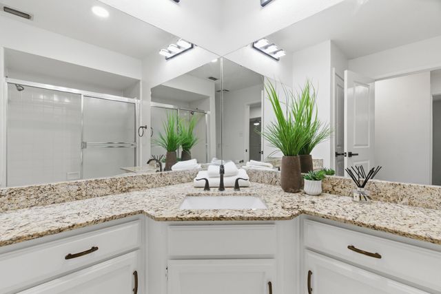 404 Knoll Wood Court, Euless, TX 76039