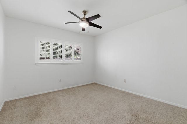 404 Knoll Wood Court, Euless, TX 76039