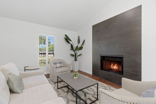 404 Knoll Wood Court, Euless, TX 76039