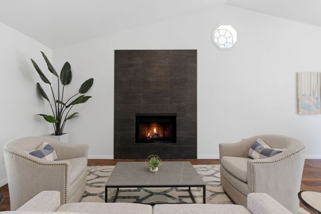 404 Knoll Wood Court, Euless, TX 76039