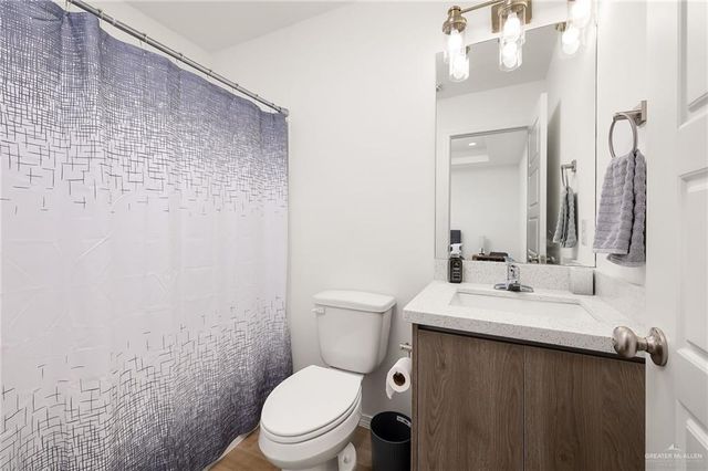 1527 W B Street, Mission, TX 78572