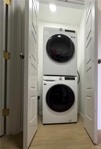 1527 W B Street, Mission, TX 78572