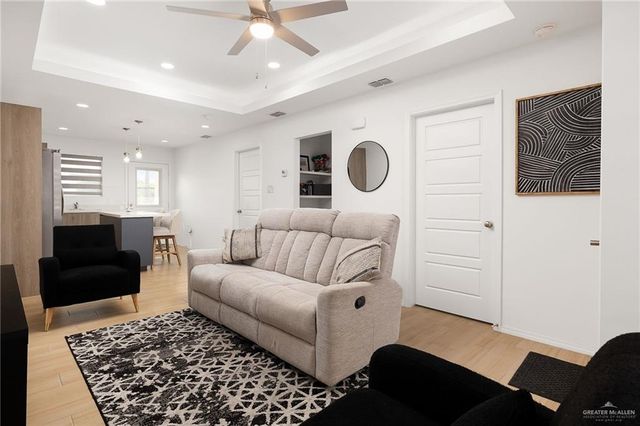 1527 W B Street, Mission, TX 78572