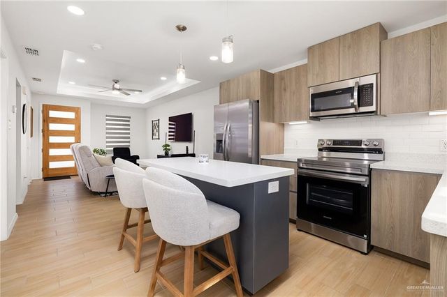 1527 W B Street, Mission, TX 78572