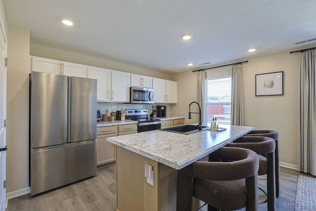 408 E Oak Avenue, Trenton, OH 45067