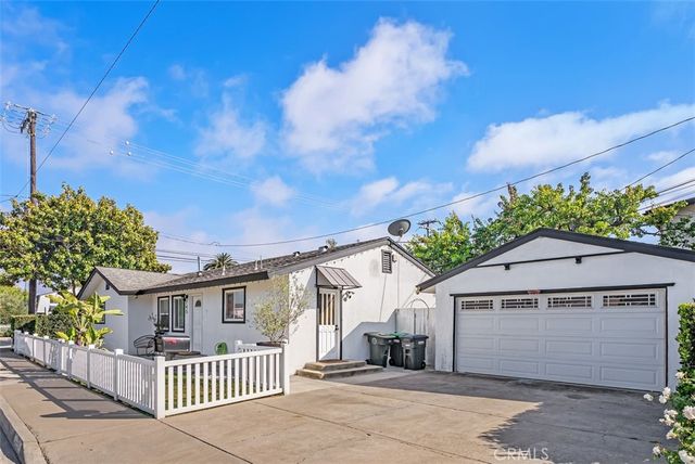 195 Broadway, Costa Mesa, CA 92627