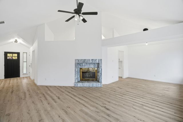 3805 Drakestone Avenue, Rowlett, TX 75088