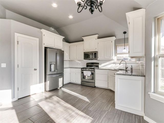 712 S Patterson Drive, Moore, OK 73160