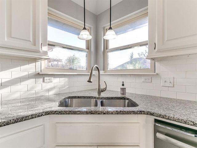712 S Patterson Drive, Moore, OK 73160