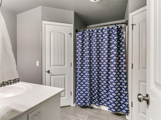 712 S Patterson Drive, Moore, OK 73160