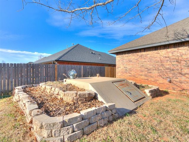712 S Patterson Drive, Moore, OK 73160