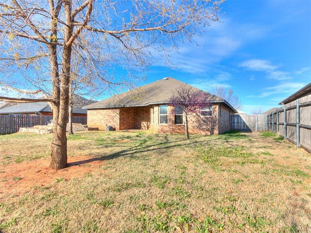 712 S Patterson Drive, Moore, OK 73160