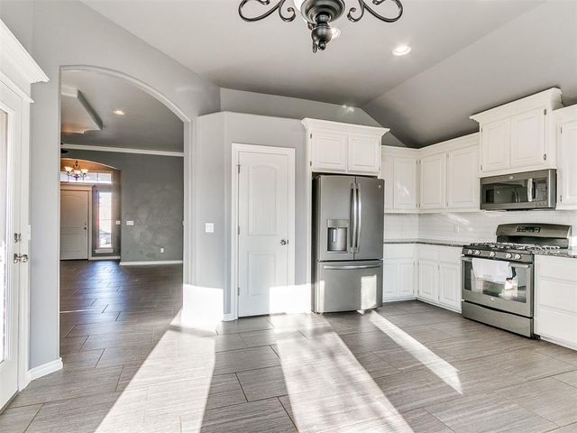 712 S Patterson Drive, Moore, OK 73160