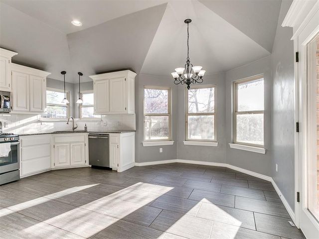 712 S Patterson Drive, Moore, OK 73160
