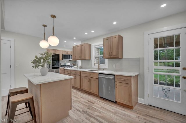 18329 Lomond Boulevard, Shaker Heights, OH 44122