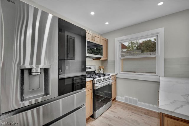 18329 Lomond Boulevard, Shaker Heights, OH 44122