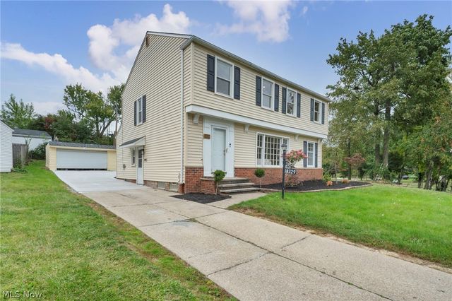 18329 Lomond Boulevard, Shaker Heights, OH 44122