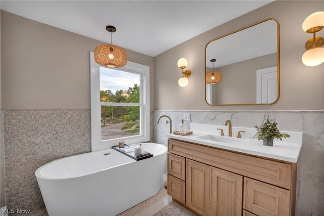 18329 Lomond Boulevard, Shaker Heights, OH 44122