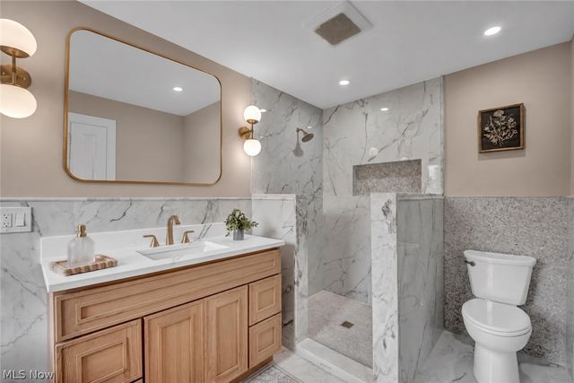 18329 Lomond Boulevard, Shaker Heights, OH 44122