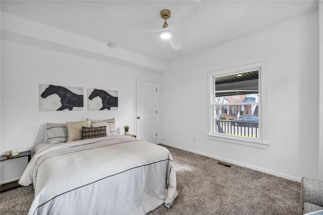 828 Nela View Road, Cleveland Heights, OH 44112