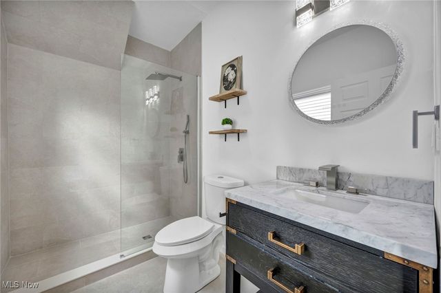 828 Nela View Road, Cleveland Heights, OH 44112