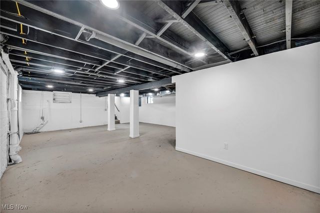 828 Nela View Road, Cleveland Heights, OH 44112