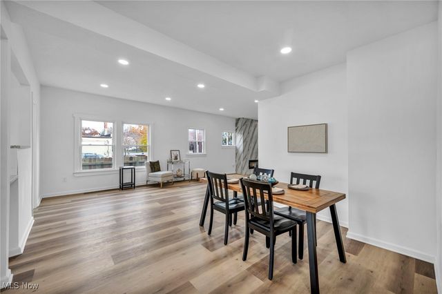 828 Nela View Road, Cleveland Heights, OH 44112