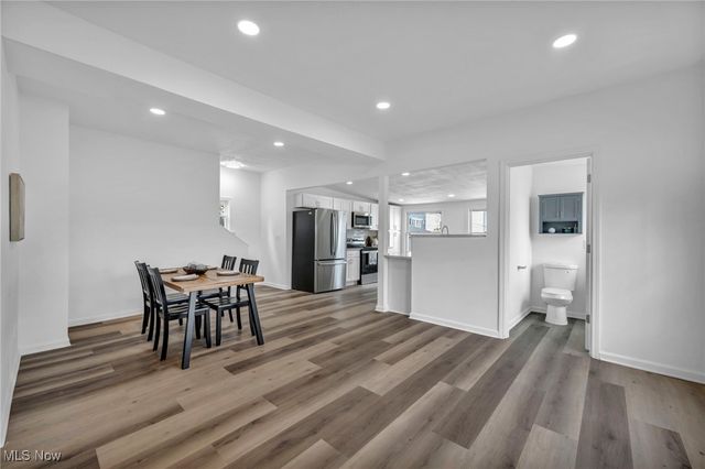 828 Nela View Road, Cleveland Heights, OH 44112