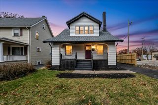828 Nela View Road, Cleveland Heights, OH 44112