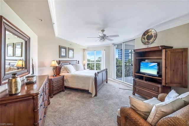 325 Dunes BLVD 406, Naples, FL 34110