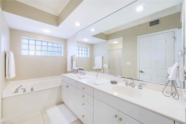 325 Dunes BLVD 406, Naples, FL 34110