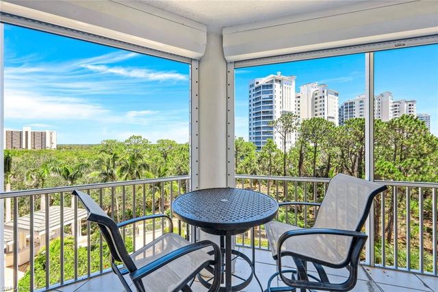 325 Dunes BLVD 406, Naples, FL 34110