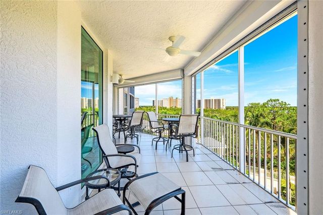 325 Dunes BLVD 406, Naples, FL 34110