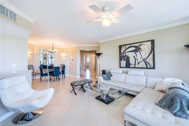 325 Dunes BLVD 406, Naples, FL 34110