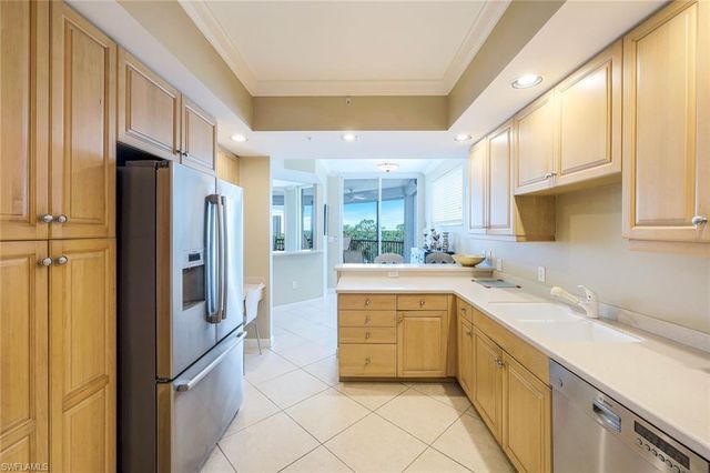 325 Dunes BLVD 406, Naples, FL 34110