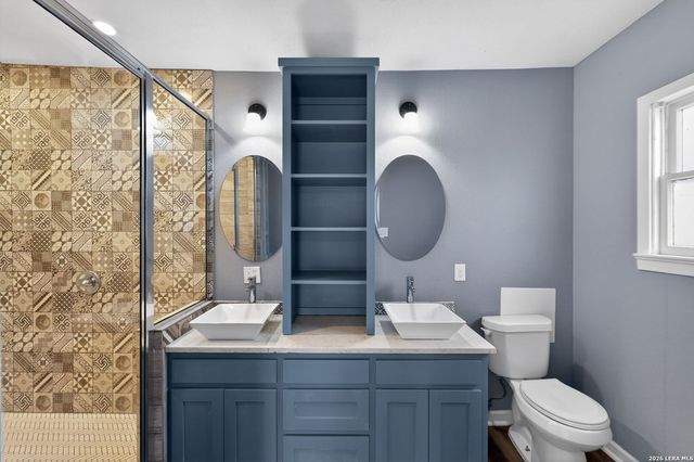 703 E KREZDORN ST, Seguin, TX 78155