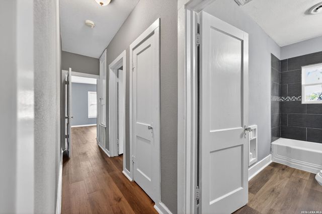 703 E KREZDORN ST, Seguin, TX 78155