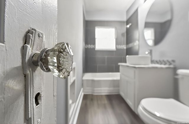 703 E KREZDORN ST, Seguin, TX 78155