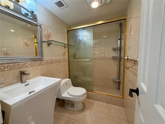 1980 S Ocean Dr 6N, Hallandale Beach, FL 33009