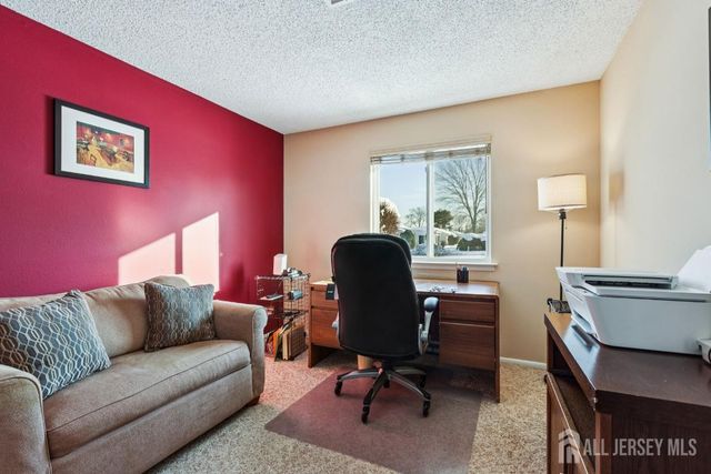 180-B Mimosa Plaza B, Monroe, NJ 08831